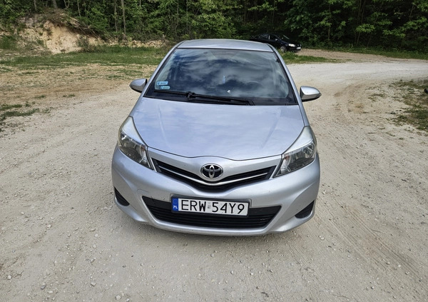Toyota Yaris cena 19900 przebieg: 204000, rok produkcji 2012 z Przemyśl małe 67